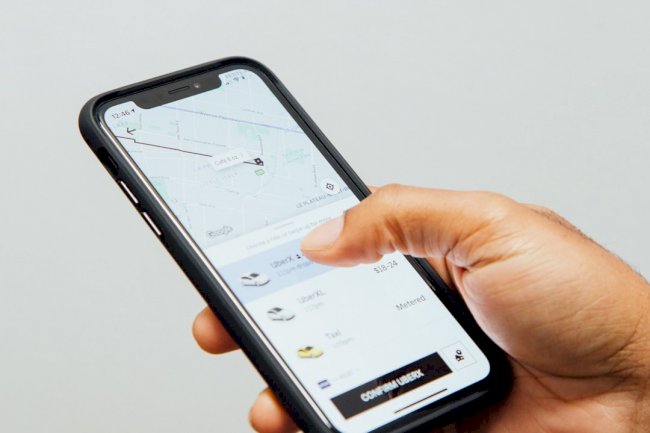 Mobile Phones Are Replacing Bank Accounts in Africa