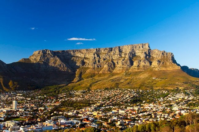 Why Cape Town in South Africa is a favorite destination for tourist