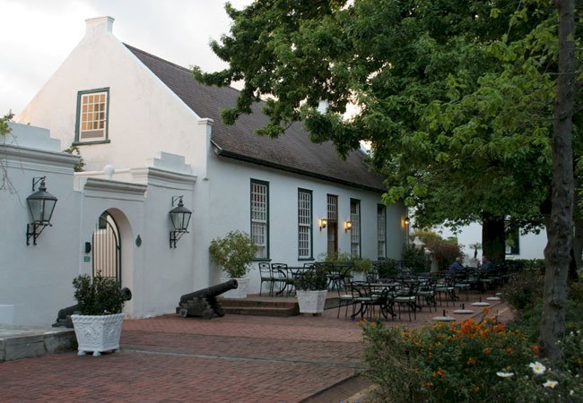 Why Cape Town in South Africa is a favorite destination for tourist